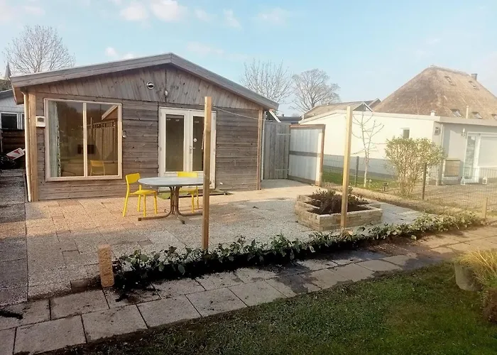 Tiny House Nabij De Kust